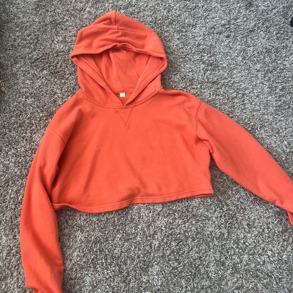 Lulu lemon cropped hoodie size 8 never worn